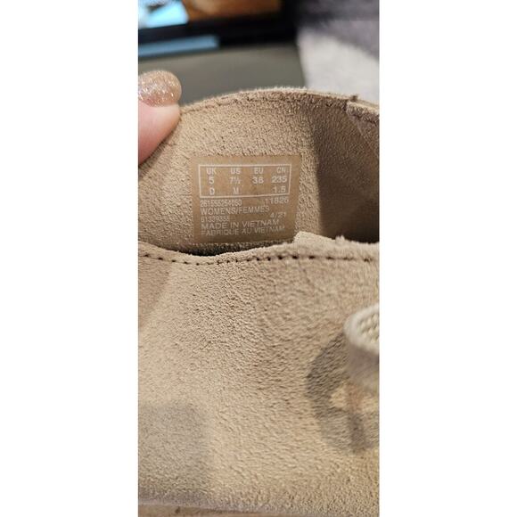 NEW Clarks DESERT BOOT Lace Up Ankle Booties 55525 SAND SUEDE Womens 7.5 EU 38 - Picture 5 of 5